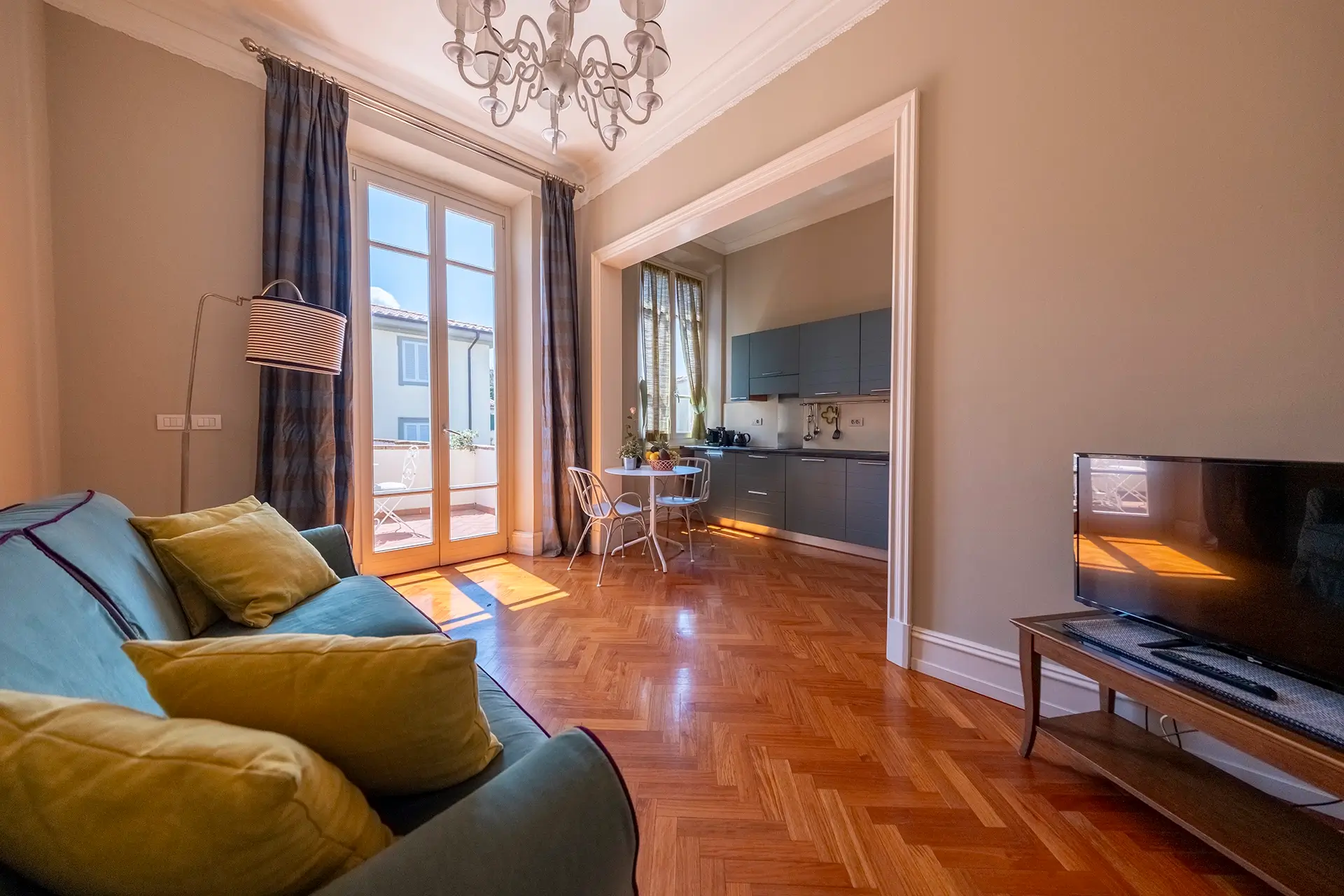 palazzo-serristori-appartamento-con-terrazzo-thumb