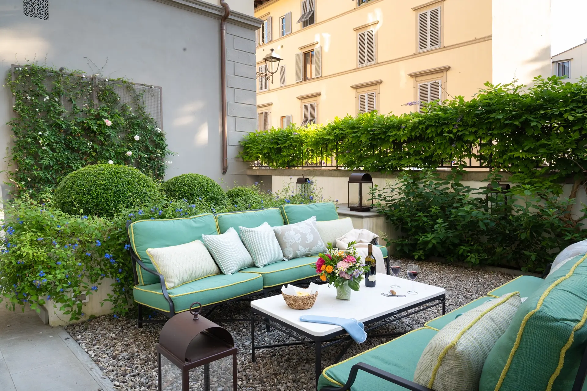 serristori-palace-outside-thumb